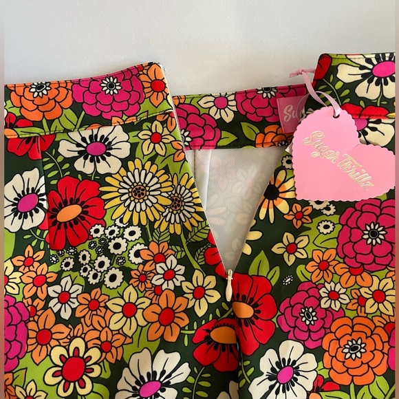 NWT SUGAR THRILLZ MODERN LOVE FLORAL MINI SKIRT 60s/70 Floral Print High Waist S - Picture 2 of 4